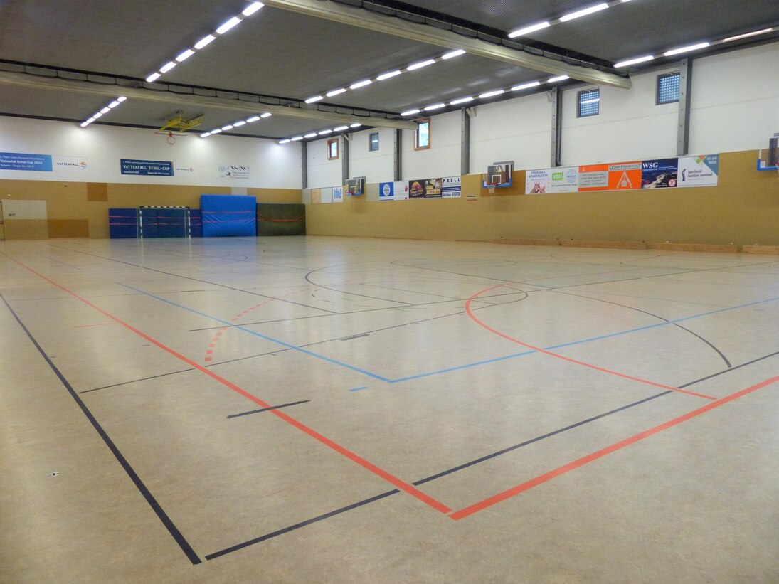 Turnhalle des Léon-Foucault-Gymnasiums in Hoyerswerda